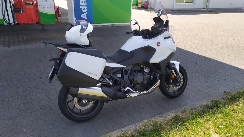 NT 1100 b.jpg