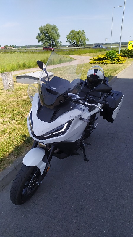 NT 1100 a.jpg